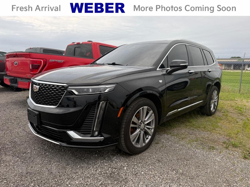 Cadillac XT6 Vehicle Full-screen Gallery Image 01