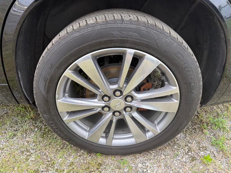 Cadillac XT6 Vehicle Full-screen Gallery Image 02