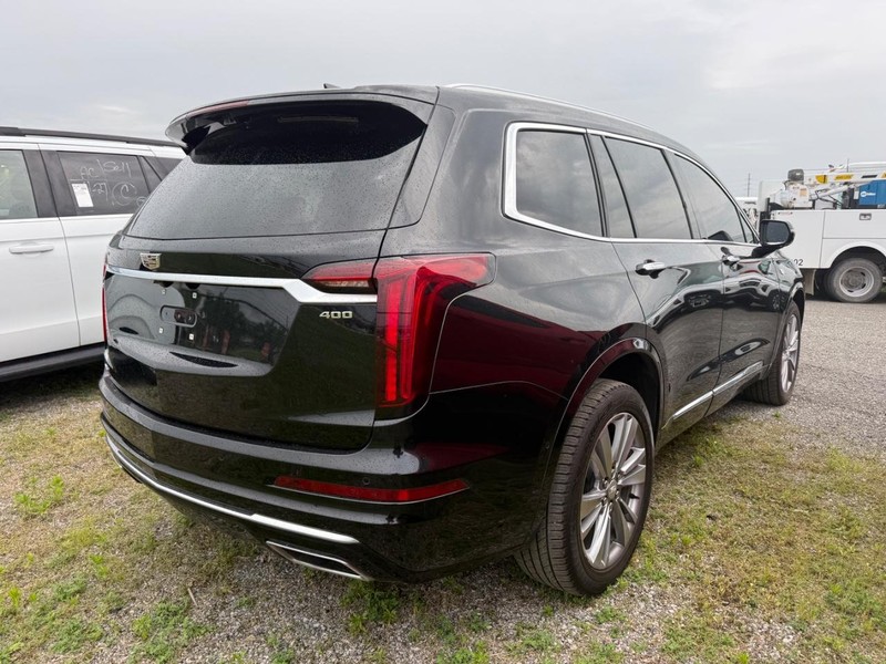 Cadillac XT6 Vehicle Full-screen Gallery Image 04