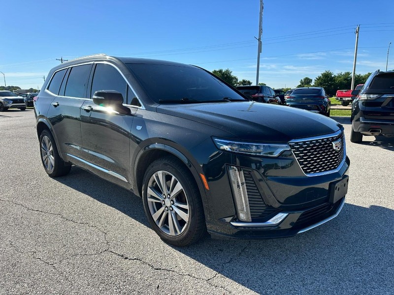 Cadillac XT6 Vehicle Full-screen Gallery Image 8