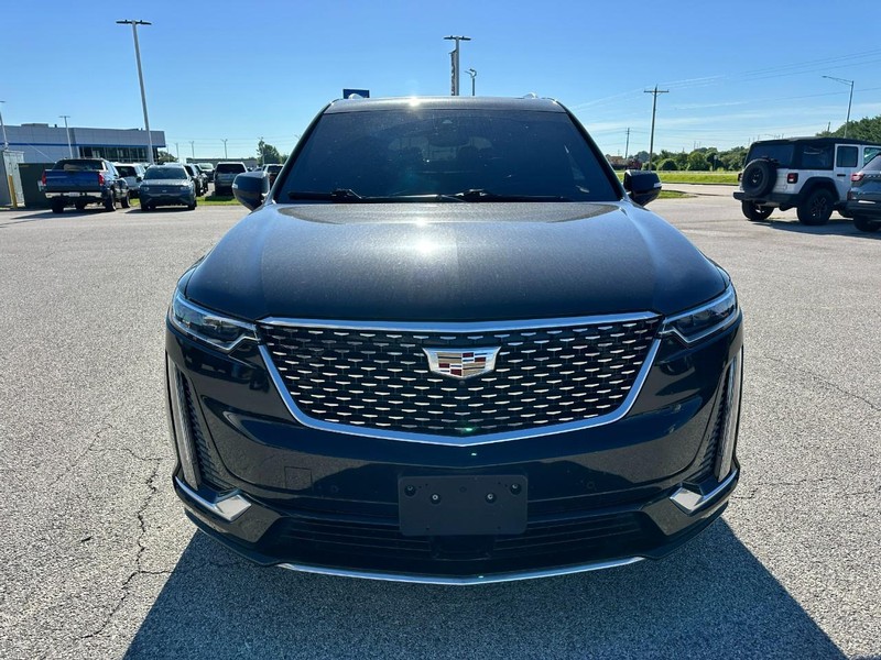 Cadillac XT6 Vehicle Full-screen Gallery Image 9