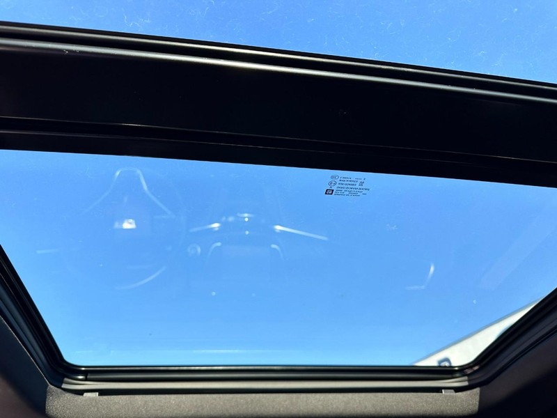 Cadillac XT6 Vehicle Full-screen Gallery Image 12