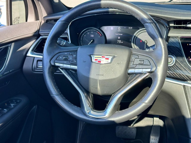 Cadillac XT6 Vehicle Full-screen Gallery Image 14