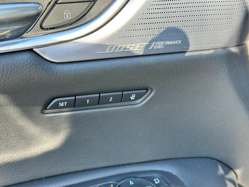 Cadillac XT6 Vehicle Full-screen Gallery Image 19