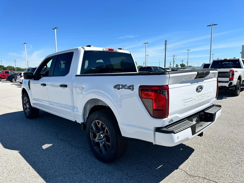 Ford F-150 Vehicle Full-screen Gallery Image 3