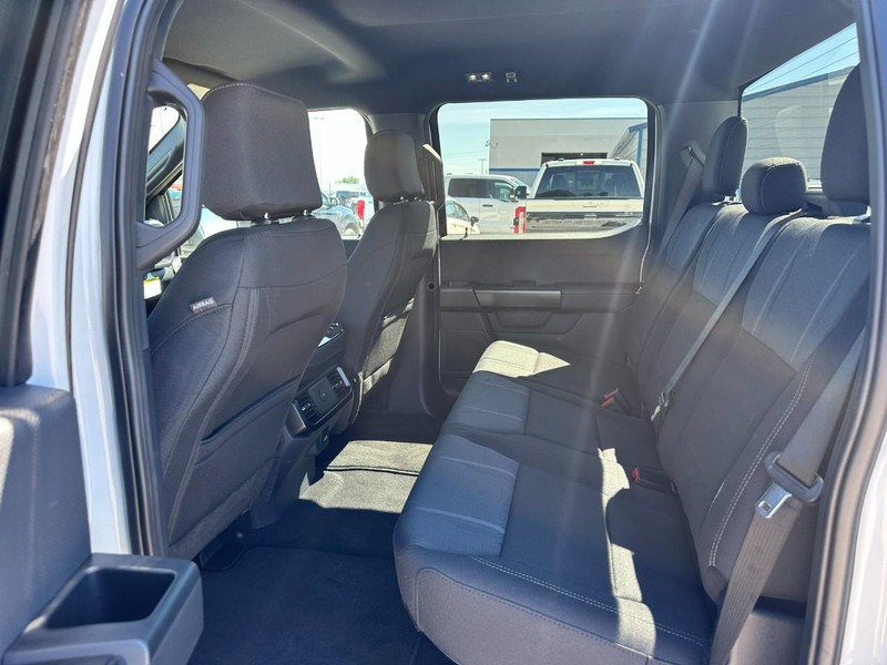 Ford F-150 Vehicle Full-screen Gallery Image 4