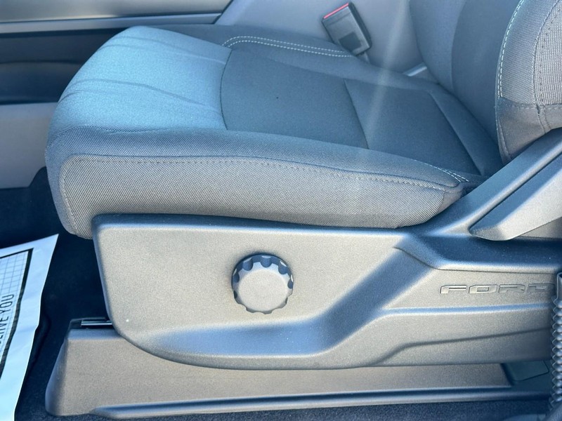 Ford F-150 Vehicle Full-screen Gallery Image 10