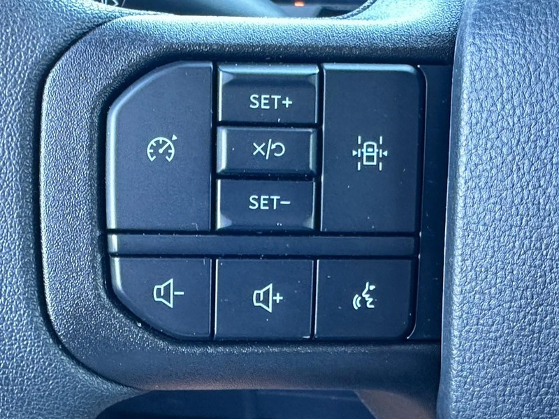 Ford F-150 Vehicle Full-screen Gallery Image 11
