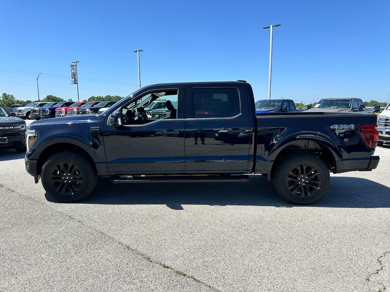 Ford F-150 Vehicle Full-screen Gallery Image 2