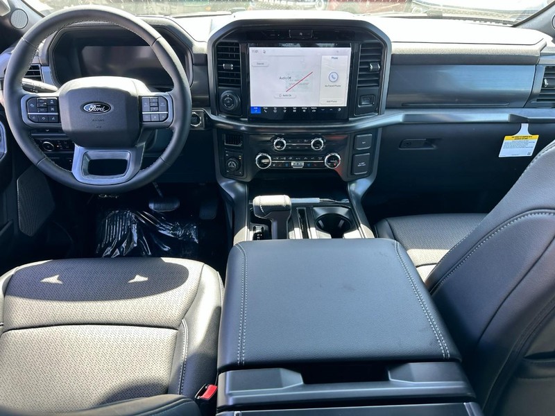 Ford F-150 Vehicle Full-screen Gallery Image 5