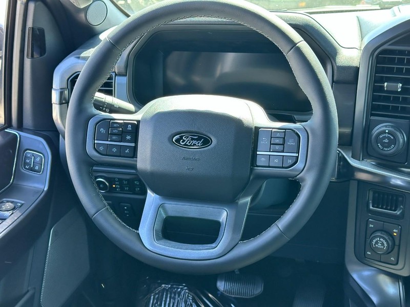Ford F-150 Vehicle Full-screen Gallery Image 6