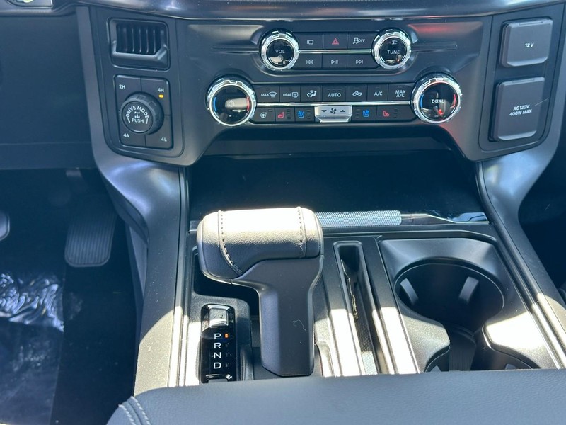 Ford F-150 Vehicle Full-screen Gallery Image 8
