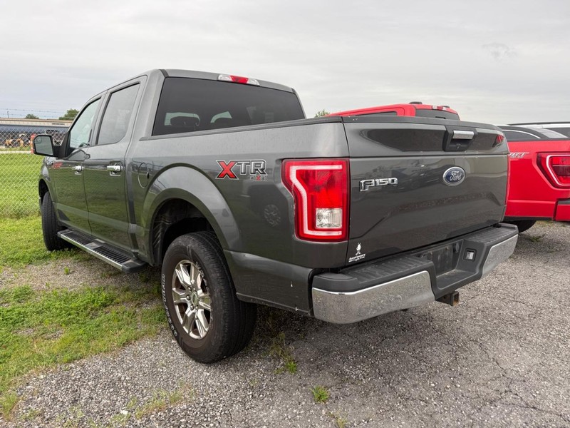 Ford F-150 Vehicle Full-screen Gallery Image 3