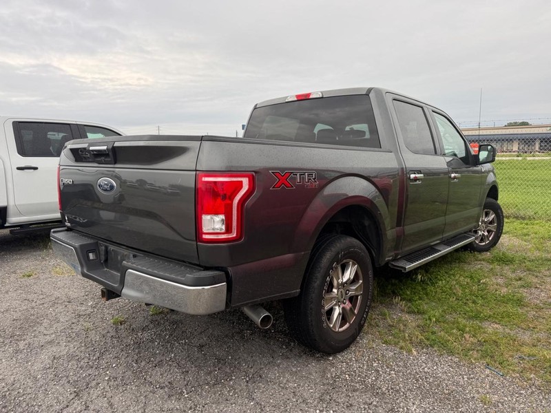Ford F-150 Vehicle Full-screen Gallery Image 4