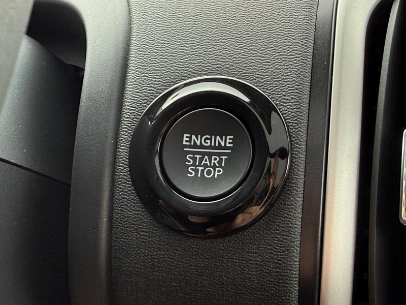 Ford Expedition Max Vehicle Full-screen Gallery Image 12