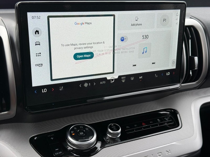 Ford Expedition Max Vehicle Full-screen Gallery Image 13