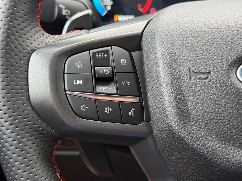 Ford Ranger Vehicle Full-screen Gallery Image 8