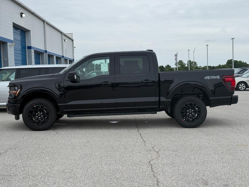 Ford F-150 Vehicle Full-screen Gallery Image 2