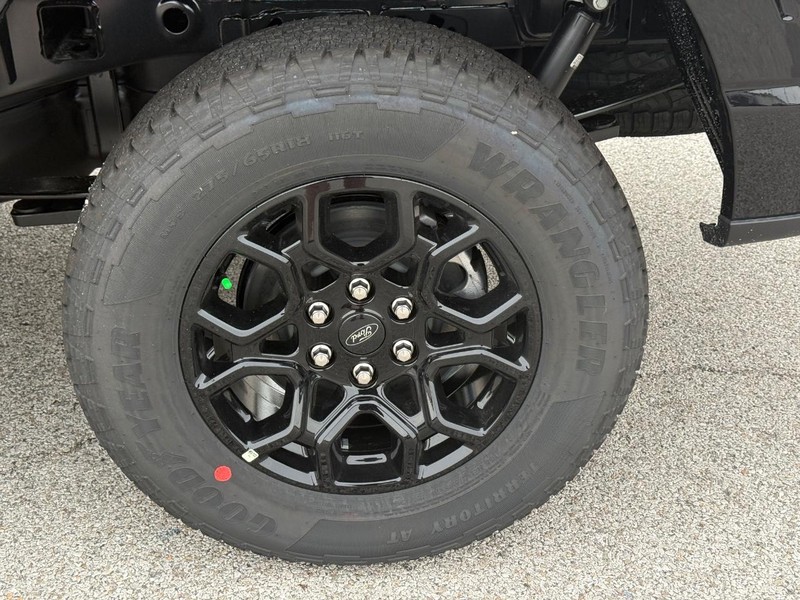Ford F-150 Vehicle Full-screen Gallery Image 4