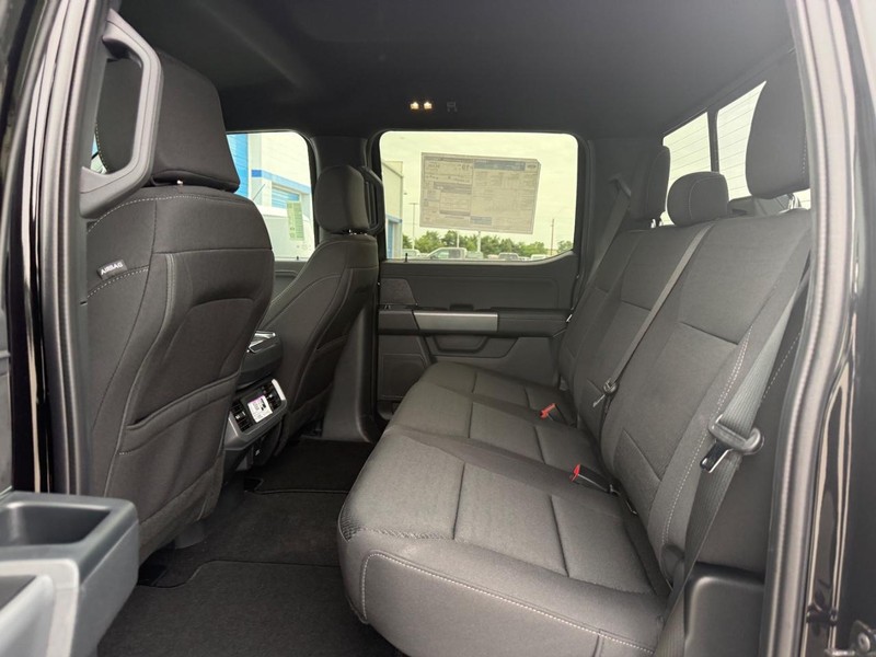 Ford F-150 Vehicle Full-screen Gallery Image 5