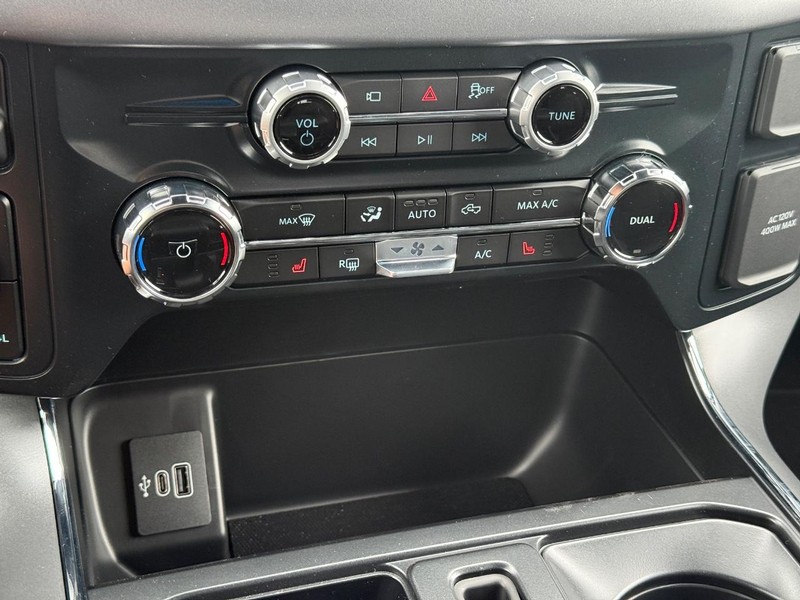 Ford F-150 Vehicle Full-screen Gallery Image 14