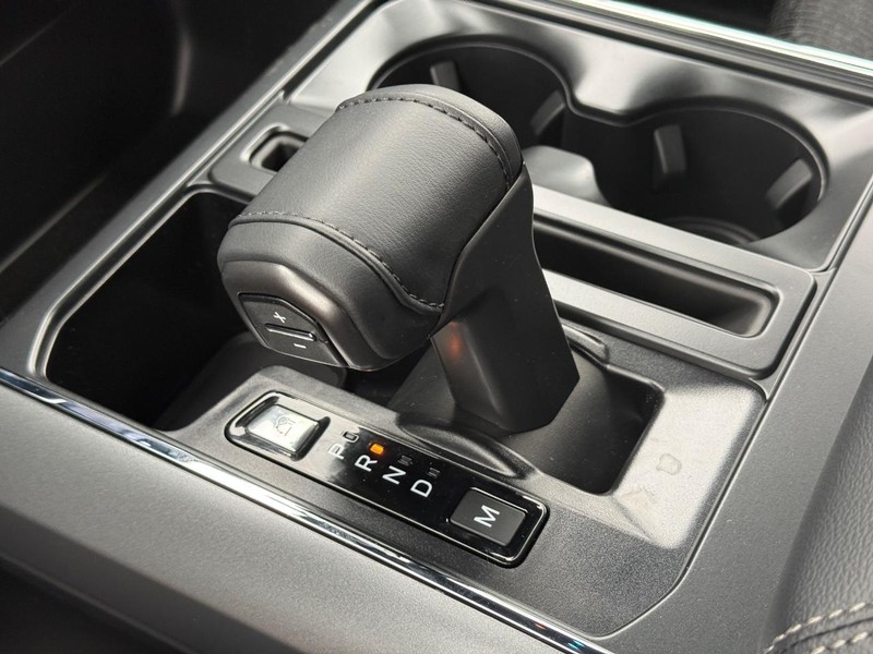Ford F-150 Vehicle Full-screen Gallery Image 16