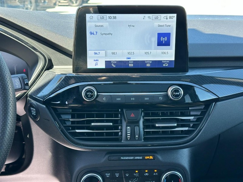 Ford Escape Vehicle Full-screen Gallery Image 14