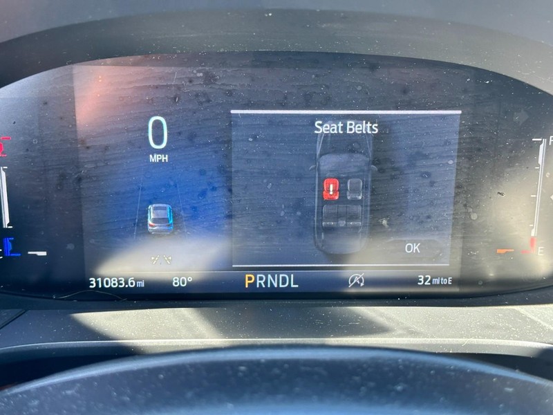 Ford Escape Vehicle Full-screen Gallery Image 21