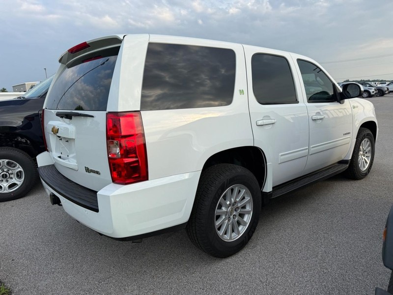Chevrolet Tahoe Hybrid Vehicle Full-screen Gallery Image 2