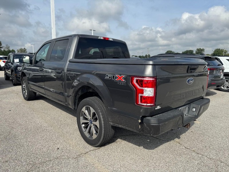Ford F-150 Vehicle Full-screen Gallery Image 4