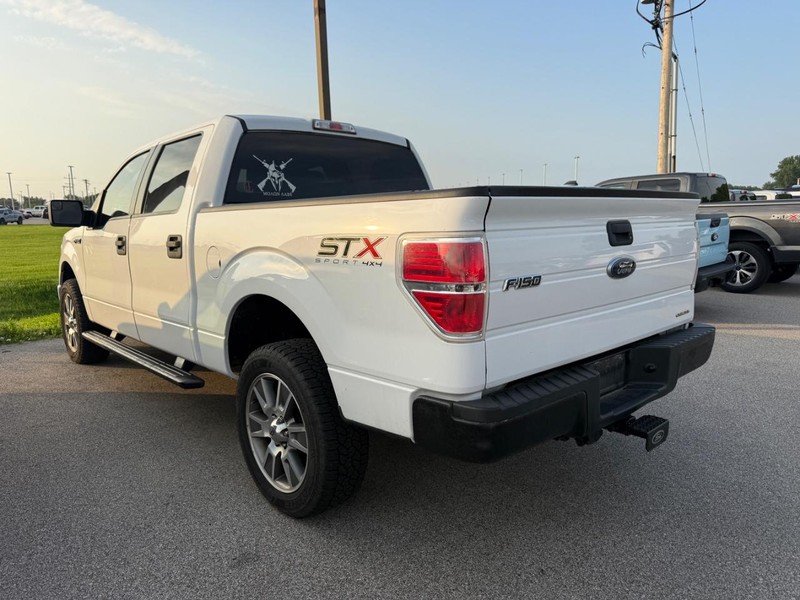 Ford F-150 Vehicle Full-screen Gallery Image 3