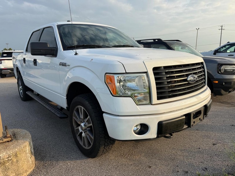 Ford F-150 Vehicle Full-screen Gallery Image 5