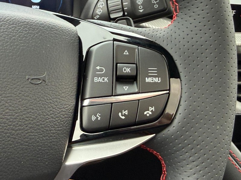 Ford Explorer Vehicle Full-screen Gallery Image 12