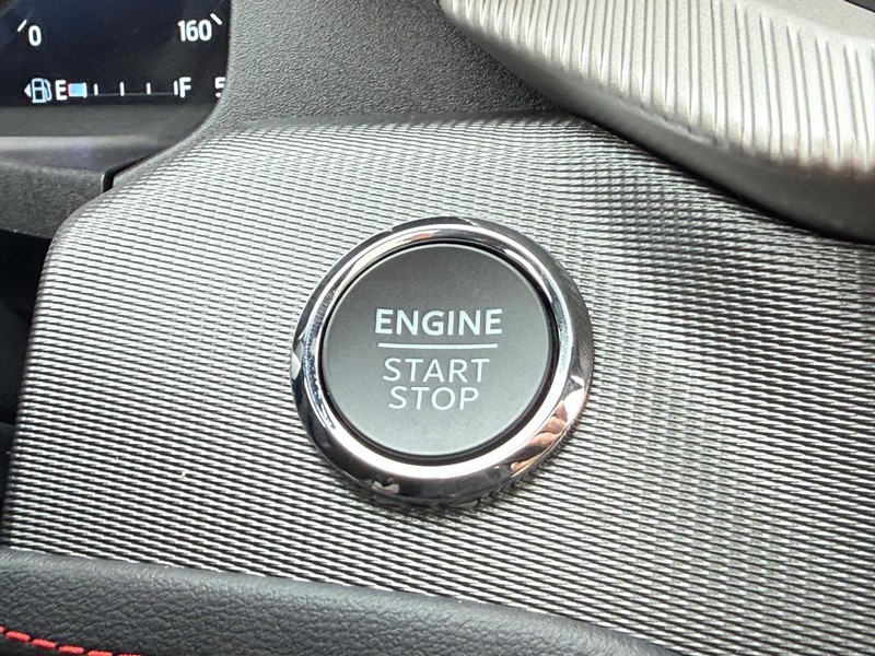 Ford Explorer Vehicle Full-screen Gallery Image 13