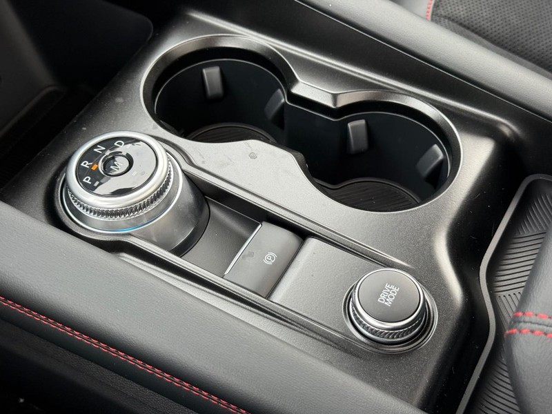Ford Explorer Vehicle Full-screen Gallery Image 17