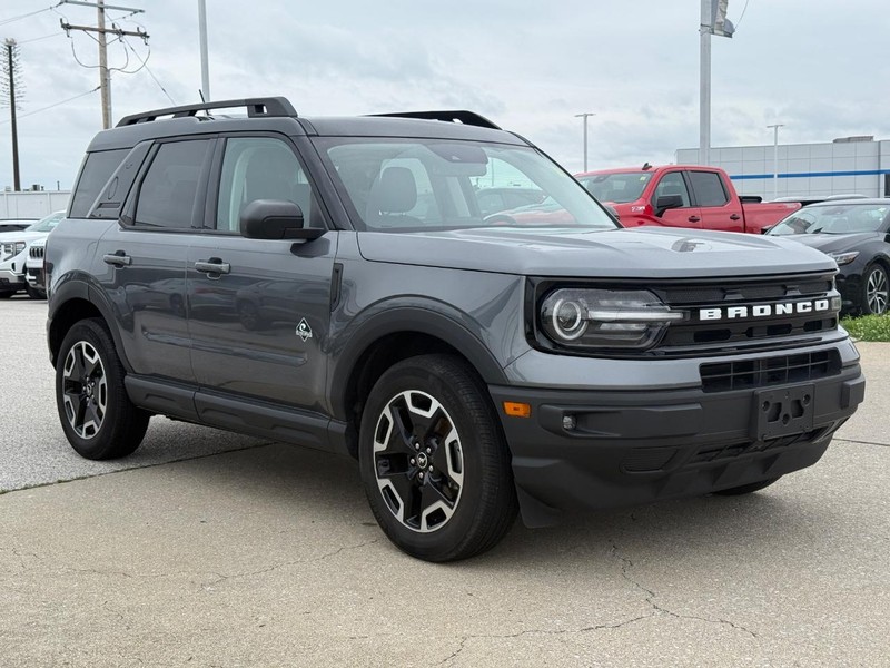 Ford Bronco Sport Vehicle Full-screen Gallery Image 08