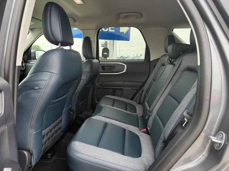 Ford Bronco Sport Vehicle Full-screen Gallery Image 10