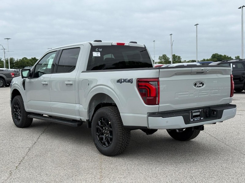 Ford F-150 Vehicle Full-screen Gallery Image 3
