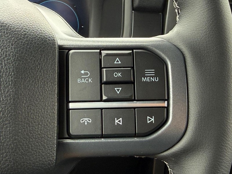 Ford F-150 Vehicle Full-screen Gallery Image 9