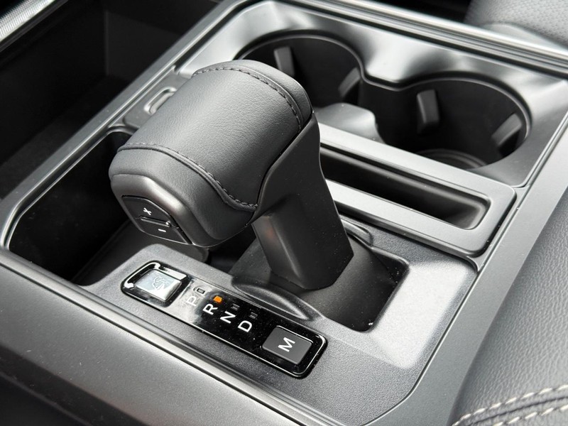 Ford F-150 Vehicle Full-screen Gallery Image 16
