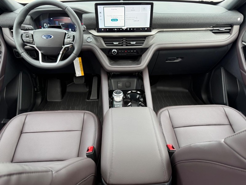 Ford Explorer Vehicle Full-screen Gallery Image 9