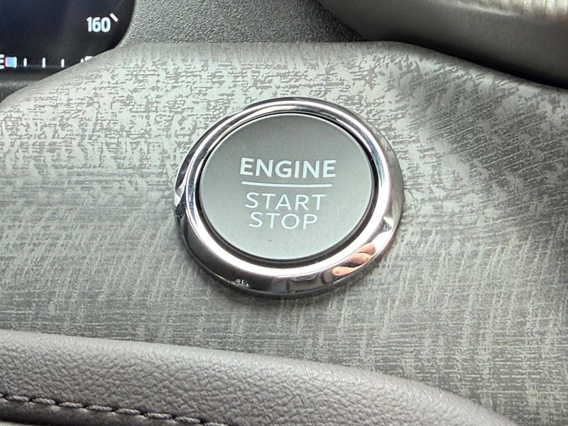 Ford Explorer Vehicle Full-screen Gallery Image 13