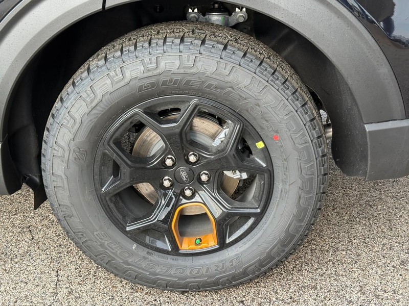 Ford Explorer Vehicle Full-screen Gallery Image 4