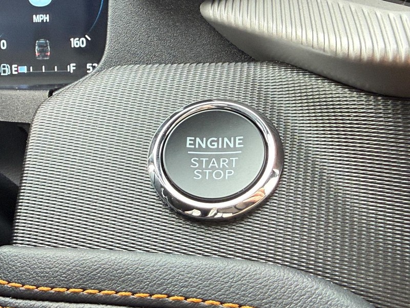 Ford Explorer Vehicle Full-screen Gallery Image 13