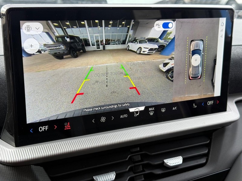 Ford Explorer Vehicle Full-screen Gallery Image 15