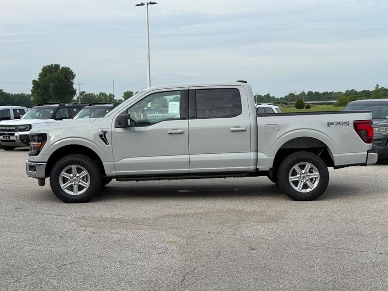 Ford F-150 Vehicle Full-screen Gallery Image 2
