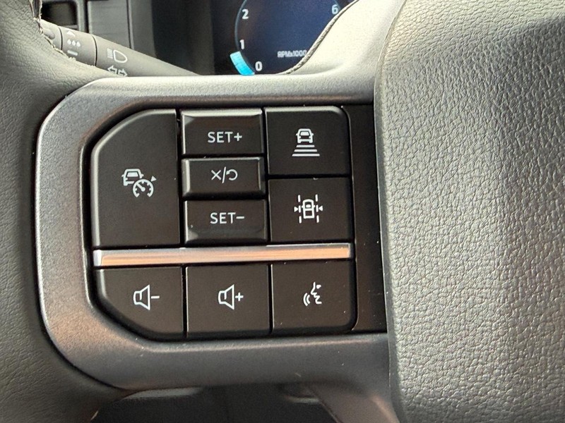 Ford F-150 Vehicle Full-screen Gallery Image 8