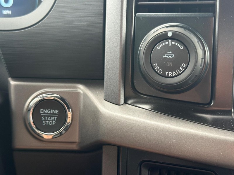 Ford F-150 Vehicle Full-screen Gallery Image 10