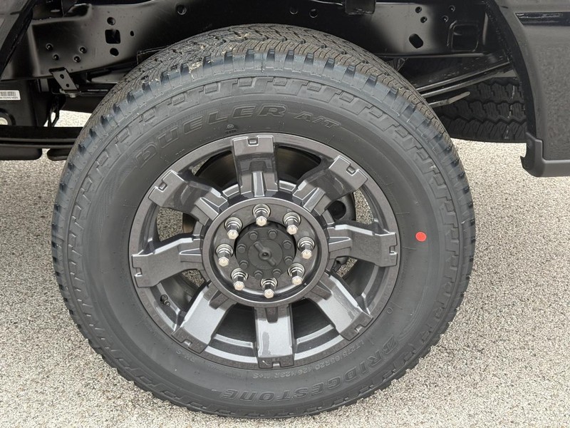 Ford Super Duty F-250 SRW Vehicle Full-screen Gallery Image 4