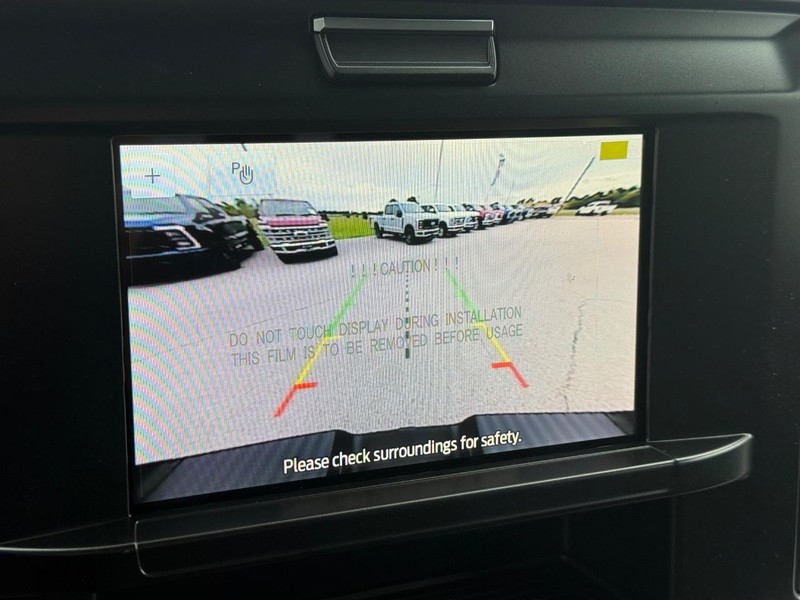 Ford Super Duty F-250 SRW Vehicle Full-screen Gallery Image 15